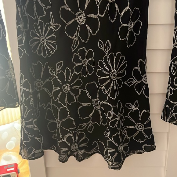 Realisation Par - THE BRIGITTE - Embroidered Fleur

Size small! - Picture 4 of 5